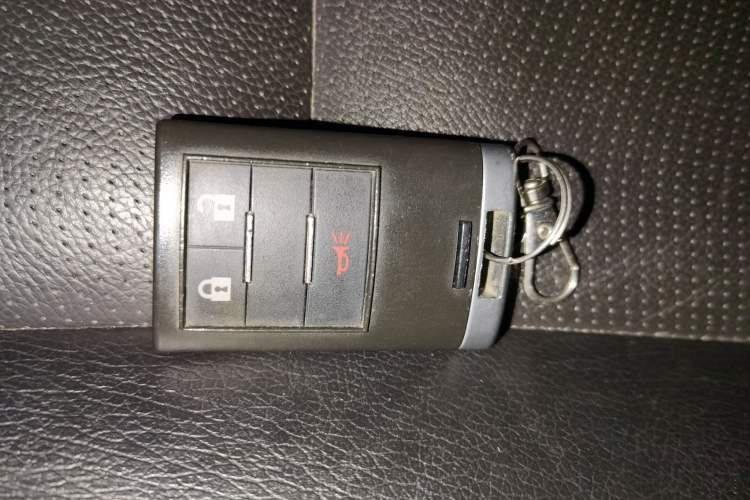 Used Chevrolet Captiva 2015 2.4L 4x4 Flagship Edition 7-Seater
