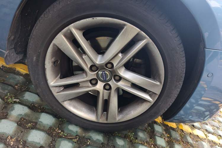 Used Volvo V60 2015 T5 Zhiya Edition Right Front Wheel Hub