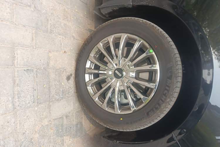 Used Wey Gaoshan 2025 Four-Wheel Drive Alpine 8 Right Front Wheel Hub