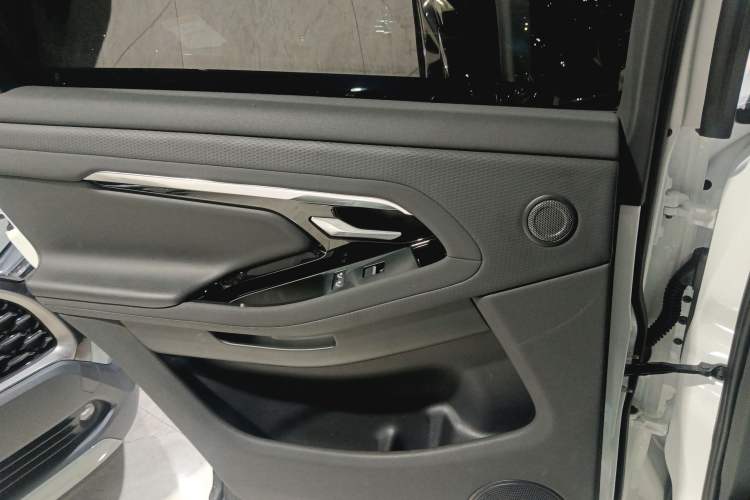 Used Land Rover Range Evoque 2021 Range Rover Velar 249 PS R-Dynamic S Performance Edition
