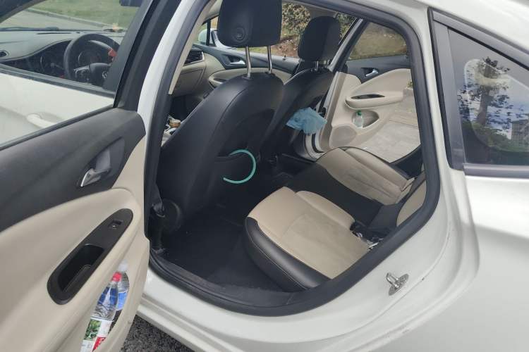 Used Buick Verano 2018 Sedan 15S Automatic Leading Model Left Rear Seat