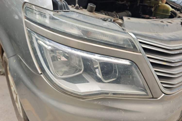 Used FORTHING Lingzhi 2017 M5 1.6L Luxury Model Right Front Headlight