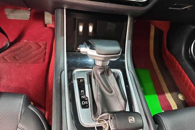 Used CHANGAN Ruicheng CC 2021 Blue Whale Edition 1.5T DCT Elite Model Gear Lever