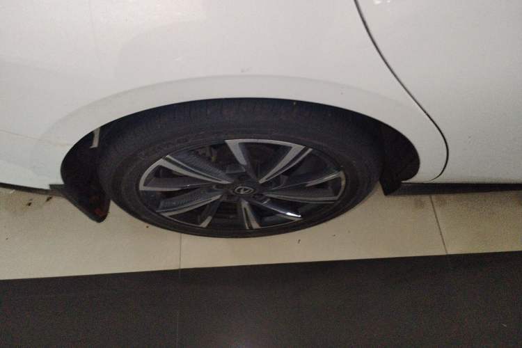 Used CHANGAN Eado 2024 1.5T GDI Automatic Prestige Edition Right Rear Wheel Hub