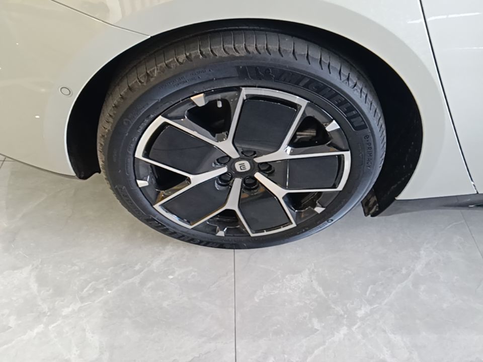 Xiaomi Auto SU7 2024 Rear-Drive Long-Range Intelligent Driving Version — снимка 11