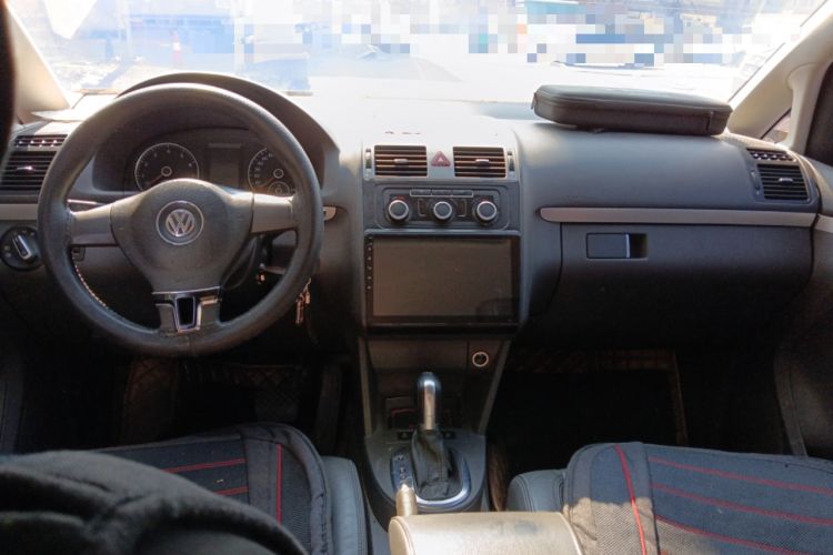 Used Volkswagen Touran 2014 1.4T DSG 30th Anniversary Edition Center Console