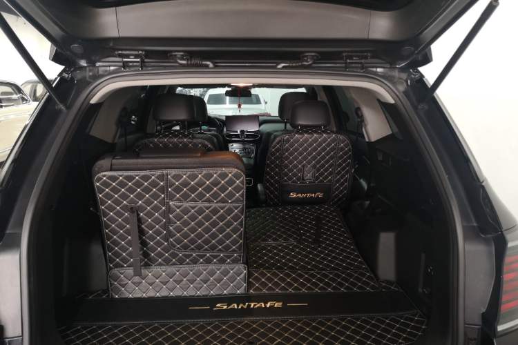 Used Hyundai Santa Fe 2023 Traveler 380T GDi Automatic Two-Wheel Drive GLX Elite Edition Trunk