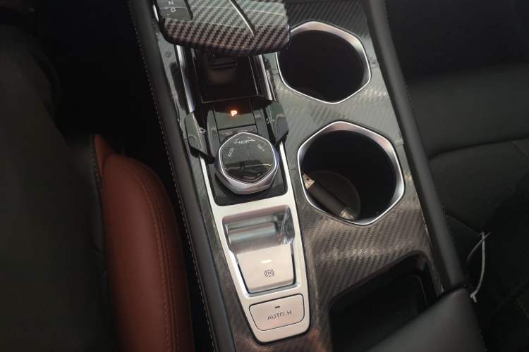 Used Changan Eado 2023 Changan Edition PLUS Blue Whale NE 1.4T GDI DCT Prestige Version
