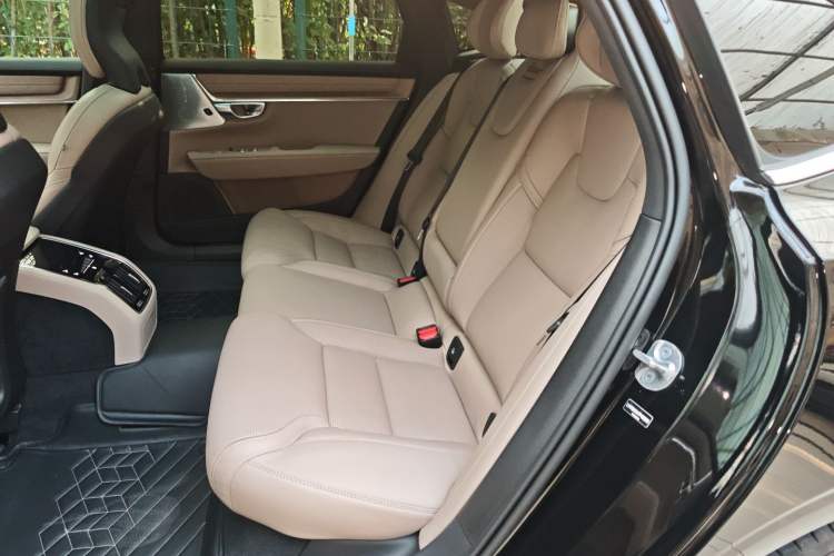 Used Volvo S90 2026 B5 Zhiya Luxury Edition