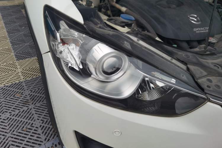 Used Mazda CX-5 2013 2.0L Automatic Two-Wheel Drive Comfort Version Right Front Headlight