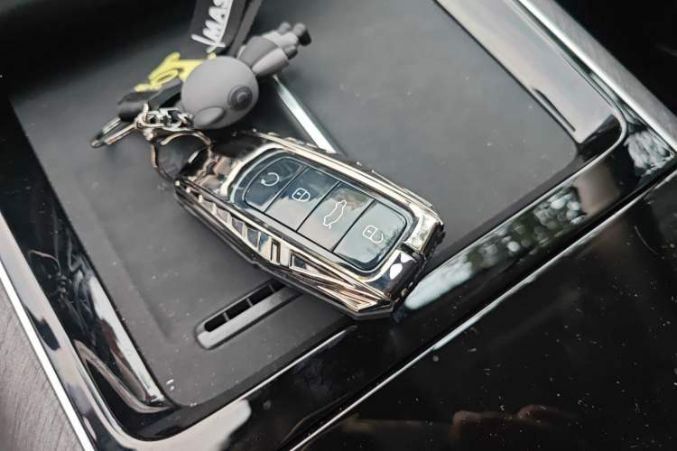 Used Chery Tiggo 9 2025 2.0T Dual-Clutch Two-Wheel Drive Black Samurai Edition 5 Seats
