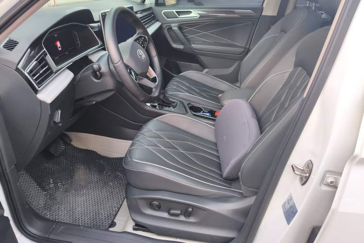 Used Volkswagen Tiguan L 2023 300TSI Automatic Two-Wheel Drive Smart Edition Left Front Seat