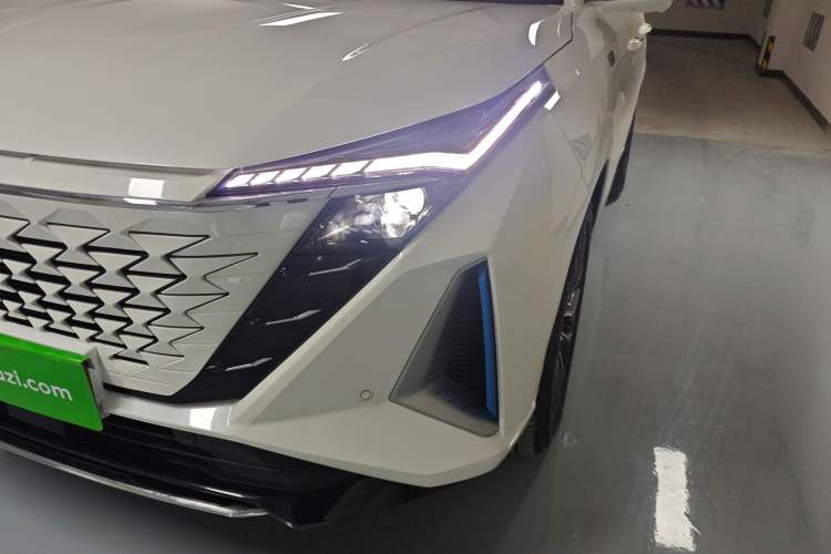 Used Oshan Z6 New Energy 2023 ZhiDian iDD 150KM Flagship PLUS Smart Parking Edition