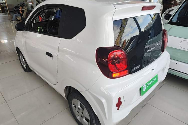 Used Roewe Clever 2021 302 km New Four-Seater Super-Efficient Version
