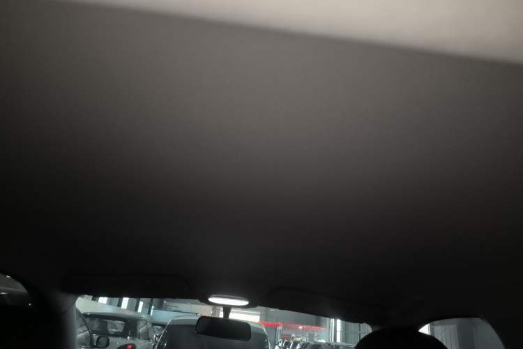 Used Chery QQ Little Ant 2022 Revised Version Sweet Pink Edition Half-Sugar Version Lithium Iron Phosphate 30.7 kWh 30 kW 301 km Headliner