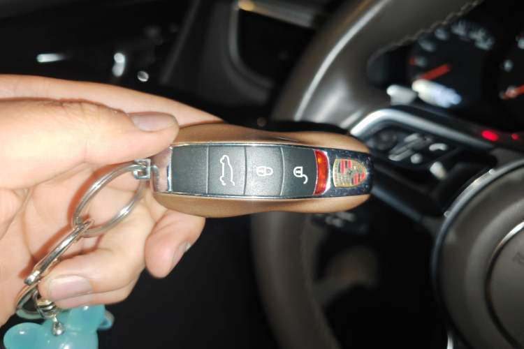 Used Porsche Macan 2016 Macan 2.0T Vehicle Key