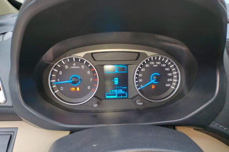 Used FAW Yingzhi 737 2015 1.5L Manual Deluxe Navigation Version Instrument Cluster