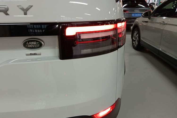 Used Land Rover Discovery 2018 3.0 SC V6 SE