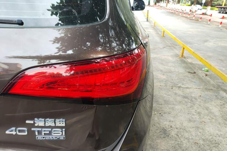 Used Audi Q5 2018 Collector's Edition 40 TFSI Ambition Model