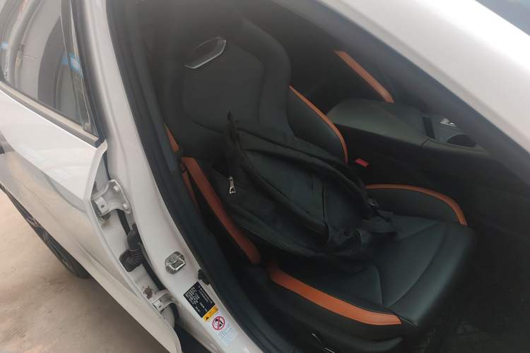 Used Changan UNI-V 2023 1.5T Prestige Model