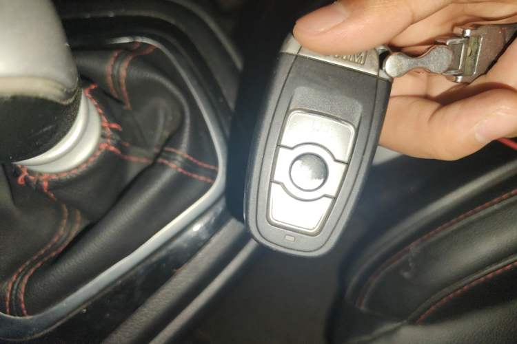 Used Haval H6 2017 Classic Edition 1.5T Manual Two-Wheel Drive Elite Model Vehicle Key