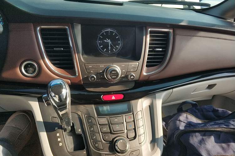 Used JAC Refine M5 2016 2.0T Gasoline Automatic Business Edition