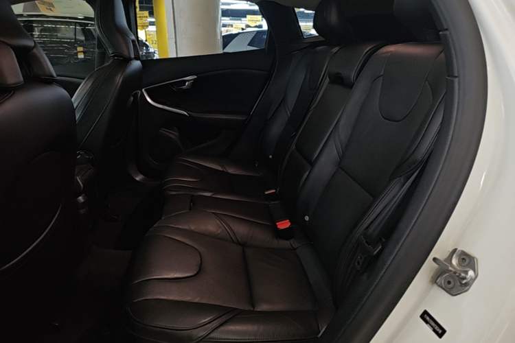 Used Volvo V40 2017 T3 Zhiyi Edition Left Rear Seat