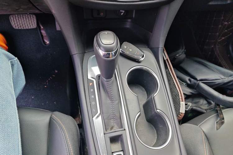 Used Chevrolet Equinox 2019 535T Automatic Chijie Edition China VI Gear Lever