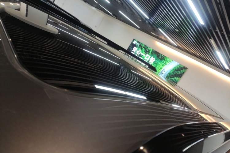 Used Formula Leopard 5 2023 Navigator Edition Roof