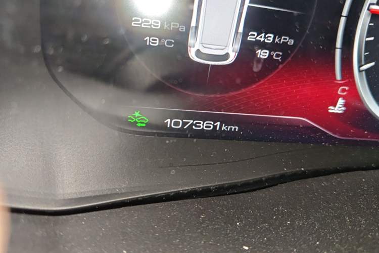 Used Haval F7 2020 2.0T All-Wheel Drive iJoy Odometer Close Up