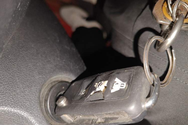 Used Volkswagen Jetta 2015 1.6L Manual Fashion Edition Vehicle Key