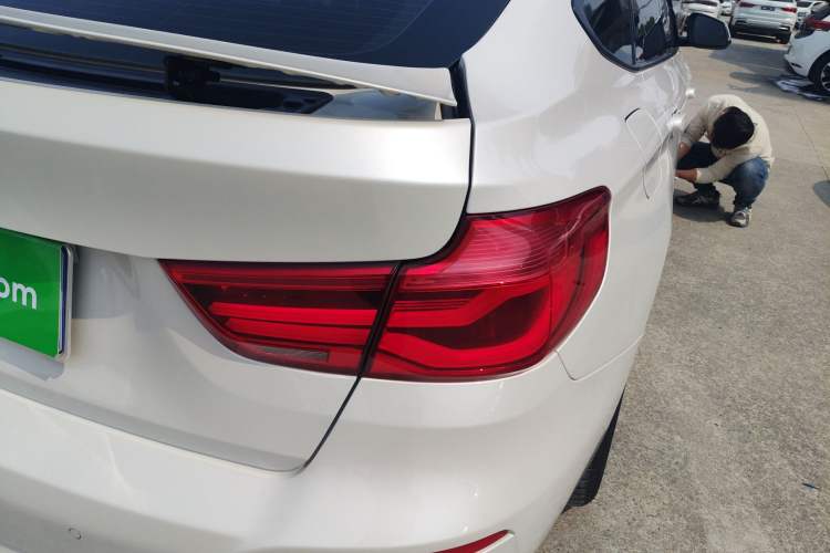 Used BMW 3 Series GT 2018 320i Sport Edition