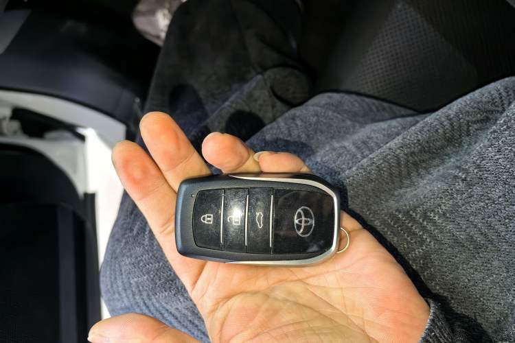 Used Toyota Avalon 2024 Dual-Motor 2.0L Luxury Edition