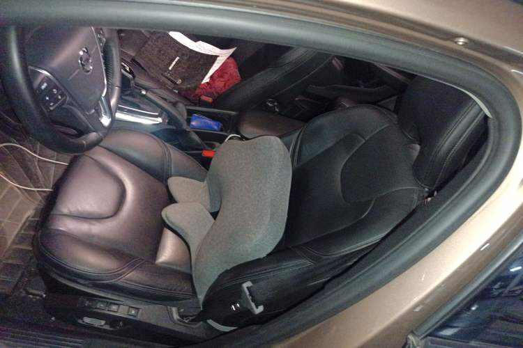 Used Volvo V40 2017 T3 Zhiyi Edition