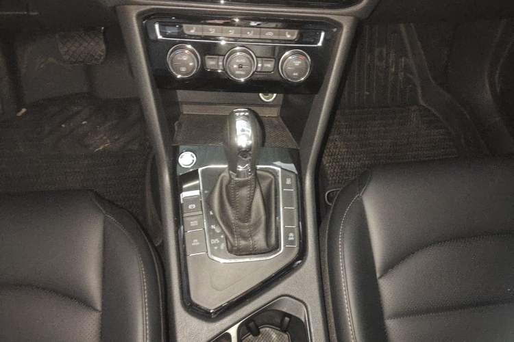 Used Volkswagen Tharu 2020 Facelift 330TSI Four-Wheel Drive Luxury PLUS Version China VI Standard