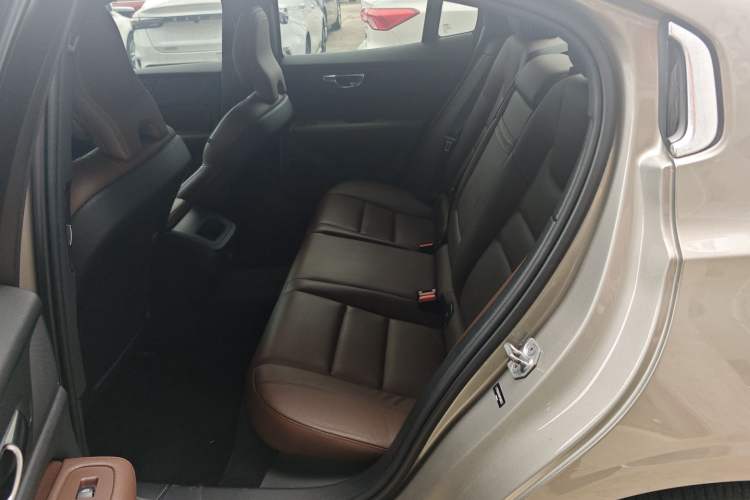 Used Volvo S60 2021 T4 Zhiyi Luxury Edition