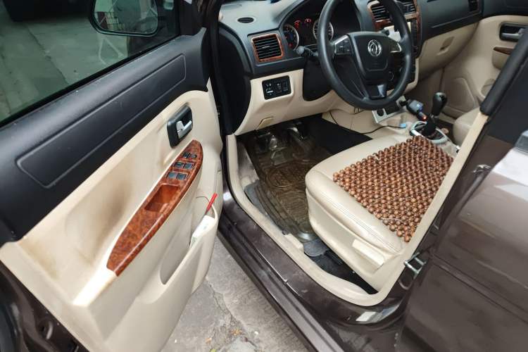 Used Dongfeng Fengon 2013 1.5L Manual Comfort Version DK15 Driver Seat