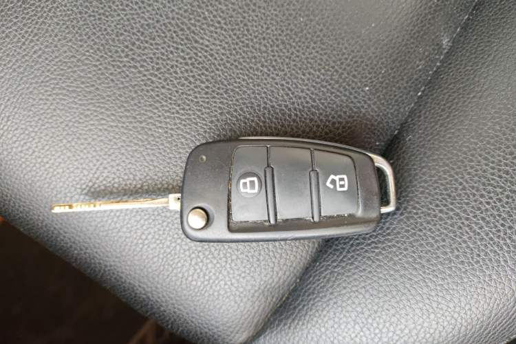 Used Isuzu D-MAX 2020 2.5T Two-Wheel Drive Automatic Navigation Version China VI Emission Standard Extended Length JE4D25Q6A