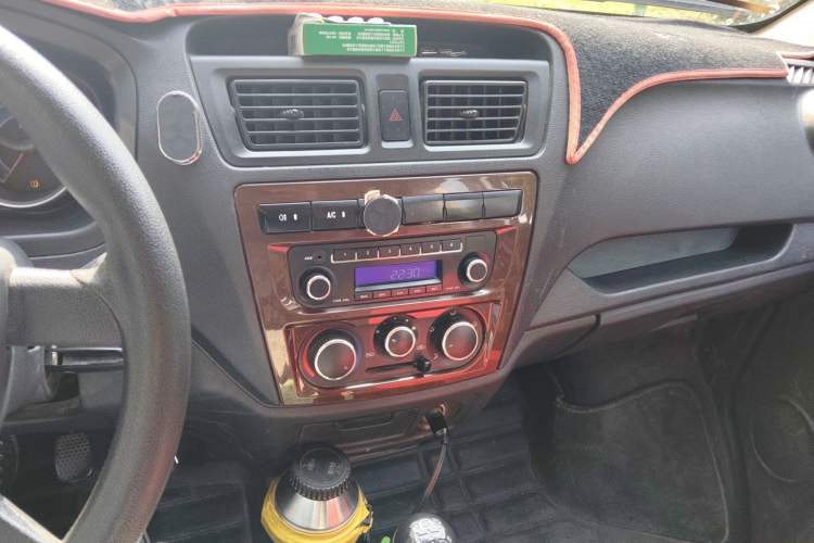 Used CHANGAN KAICHENG Ruixing M60 2020 1.5L Standard Version China VI 6-Seater DAM15KR
