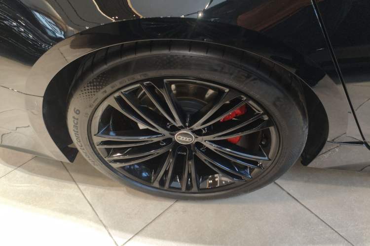 Used Audi A7 2023 45 TFSI Prestige Edition Right Rear Wheel Hub