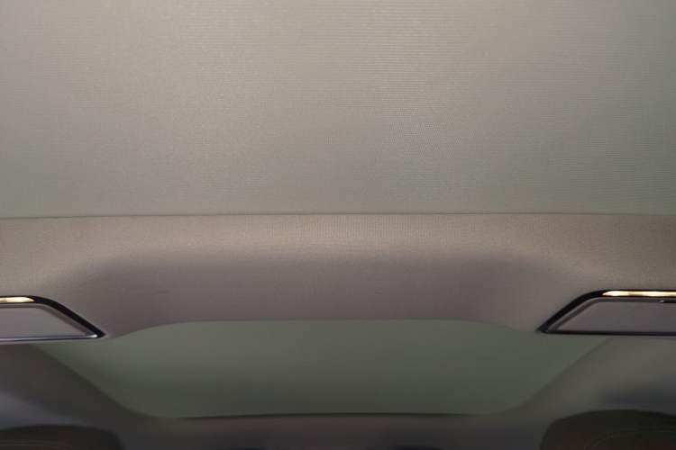 Used Mercedes-Benz E-Class New Energy 2022 Restyled E 350 e L Plug-in Hybrid Sedan Headliner