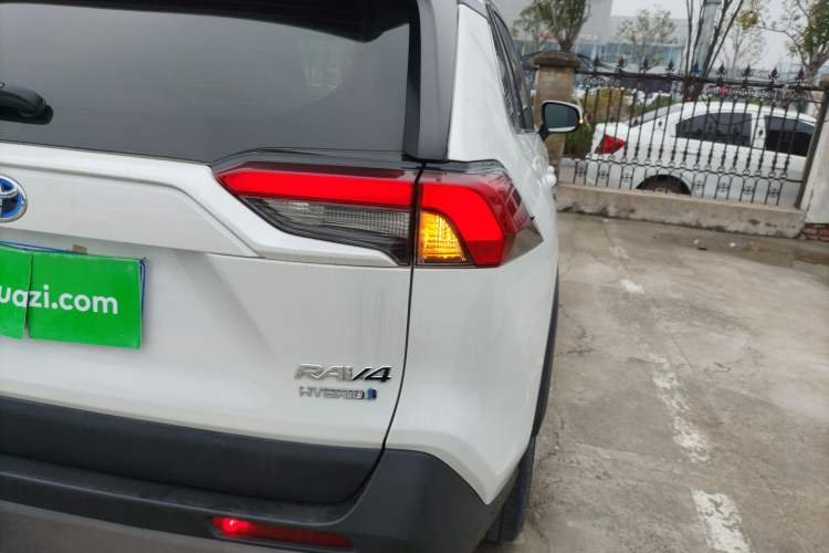 Used Toyota RAV4 2021 Revised Version Dual-Motor Hybrid 2.5L E-CVT Two-Wheel Drive Elite Edition