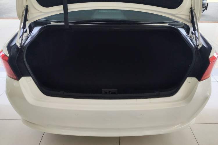 Used Toyota Crown 2015 2.0T Fashion Edition
