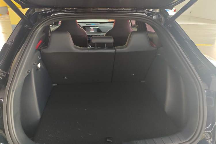 Used CHANGAN UNI-T 2020 1.5T Flagship Version Trunk