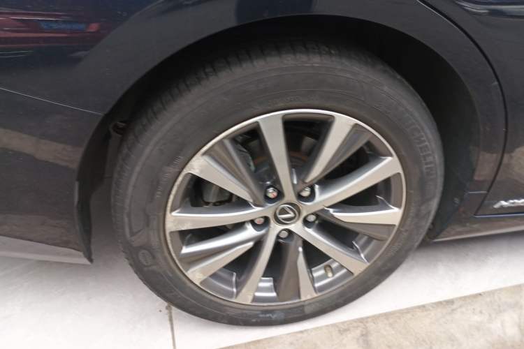 Used Lexus ES 2018 300h Premier Edition China V Standard Right Rear Wheel Hub