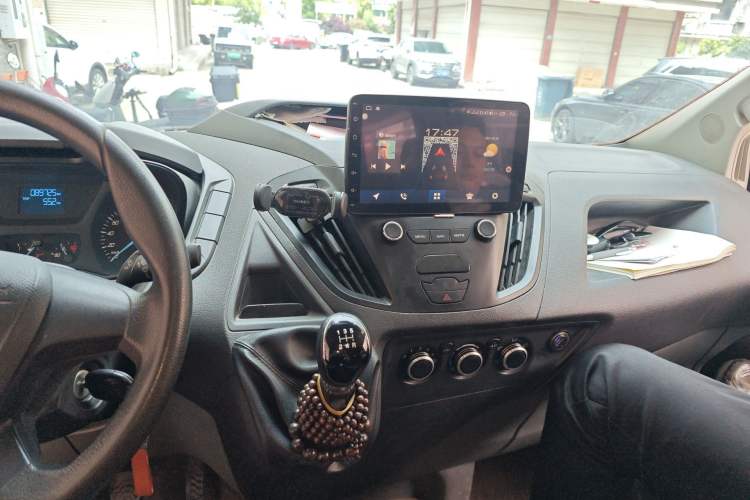 Used Ford Transit 2019 2.0T Diesel Multi-Purpose Commercial Vehicle Mid-Drive Mid-Roof 6-Seater China VI Standard