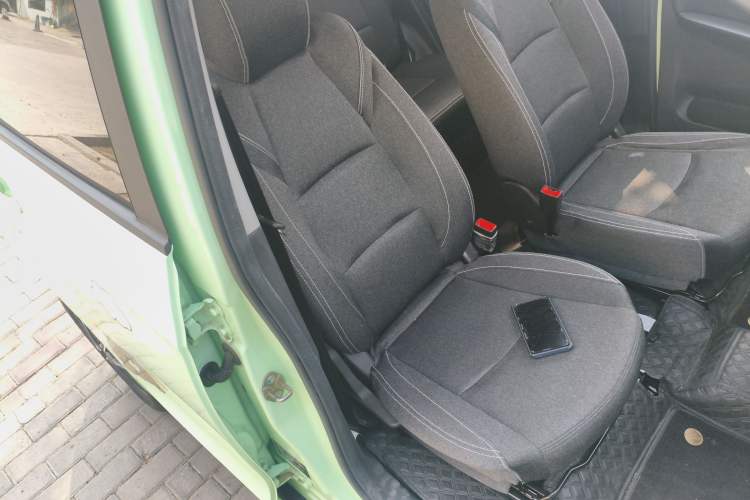 Used Pocco Duoduo 2021 Le Duo Right Front Seat