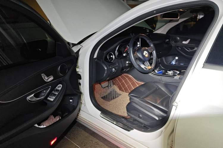 Used Mercedes-Benz C-Class 2015 C 180 L Sport Edition Driver Seat