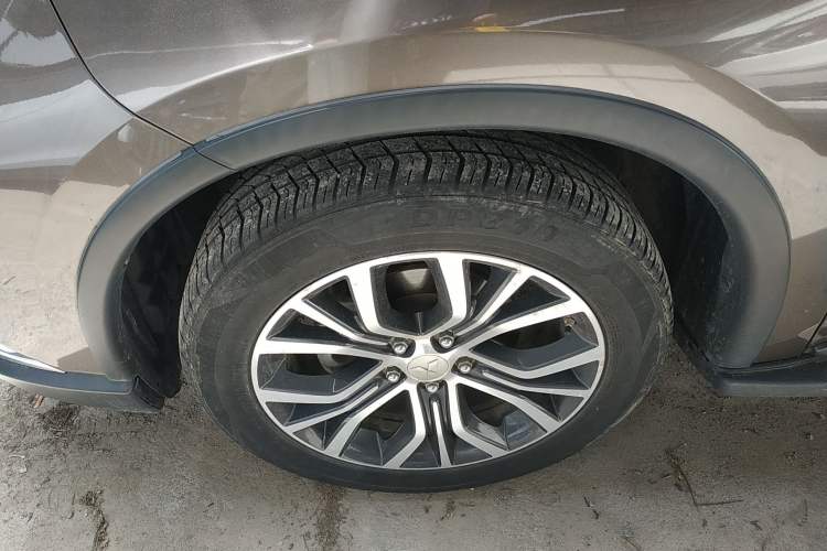 Used Mitsubishi Outlander 2018 2.0L Two-Wheel Drive Glory Edition 5 Seats Exterior 3