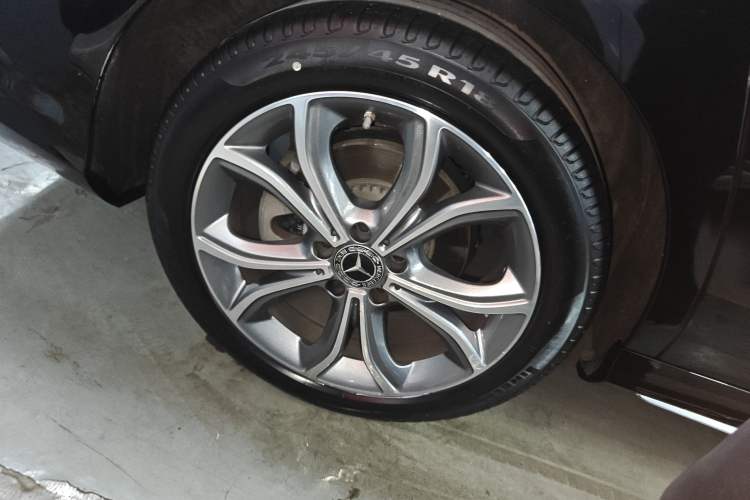 Used Mercedes-Benz E-Class 2020 Restyled E 300 L Sporty and Stylish Edition Exterior 5